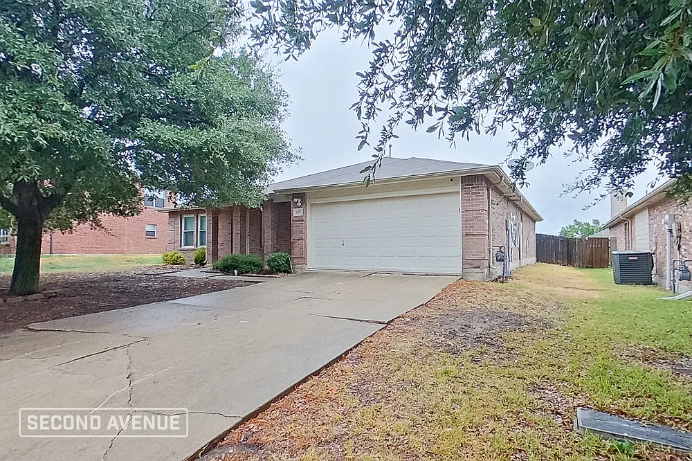 4 bed, 2.0 bath, 2003 sqft, $3,759 — Photo 1