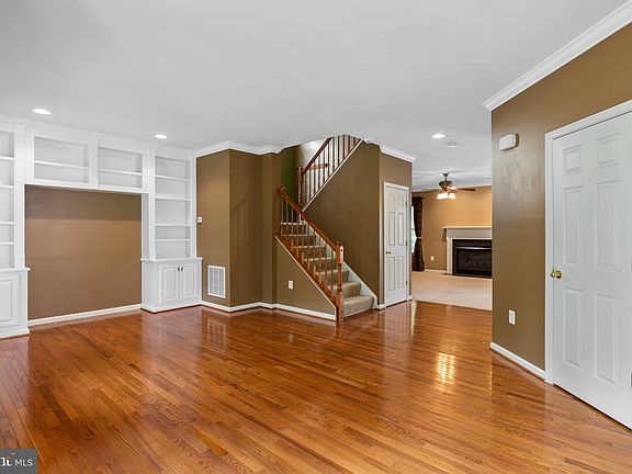 3rd image of 1205 Hearthstone Dr