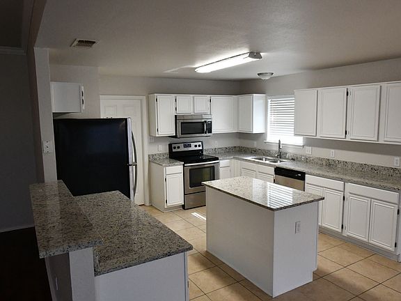 3rd image of 2918 Hilton Head Dr