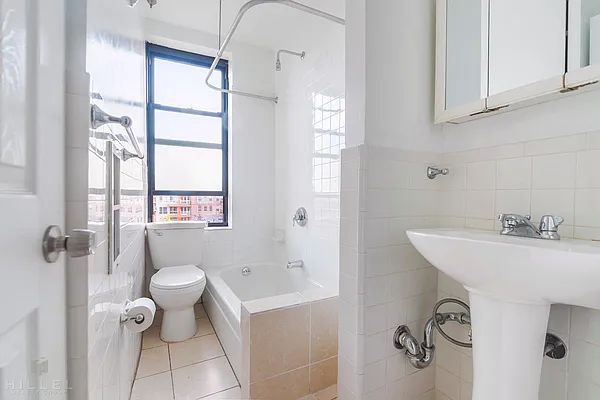 Rented by Hillel Realty Group | media 16