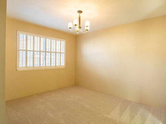 3rd image of 636 Peartree Dr