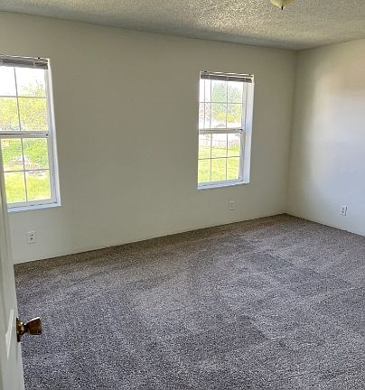 4th image of 380 Railroad Ave #11