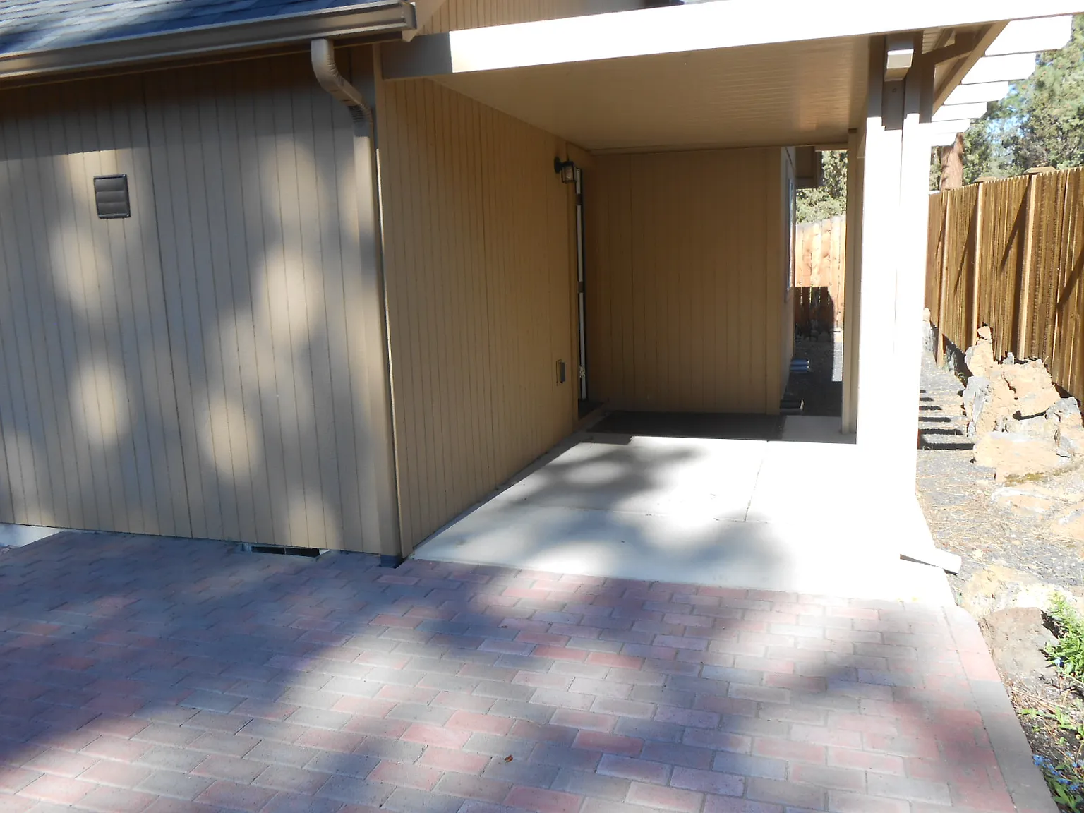 79 EC 20318 Knightsbridge Place - 1 — Photo 4