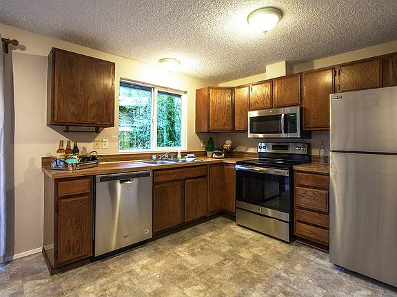 5th image of 17237 430th Ave SE