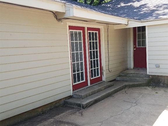 3rd image of 1711 NW Kinyon Ave