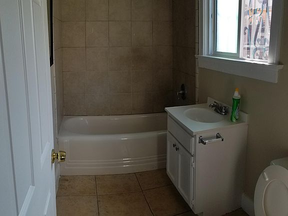 2nd image of 730 W 47th St