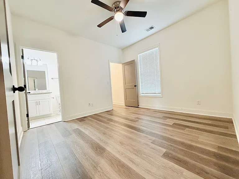 2035 Rosewood Dr — Photo 15