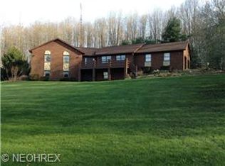 7554 Mapleton St SE, East Canton, OH 44730