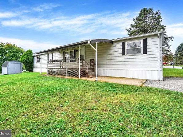 137 Carbridge Rd W, Stewartstown, PA 17363