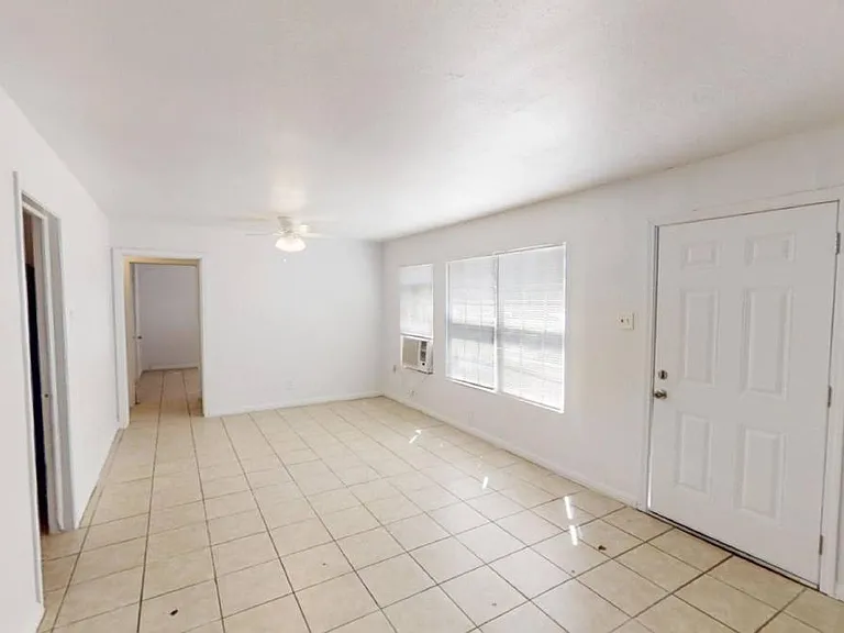 1903 Duncan Ave — Photo 4