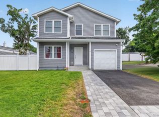 9 Okane St, Central Islip, NY 11722