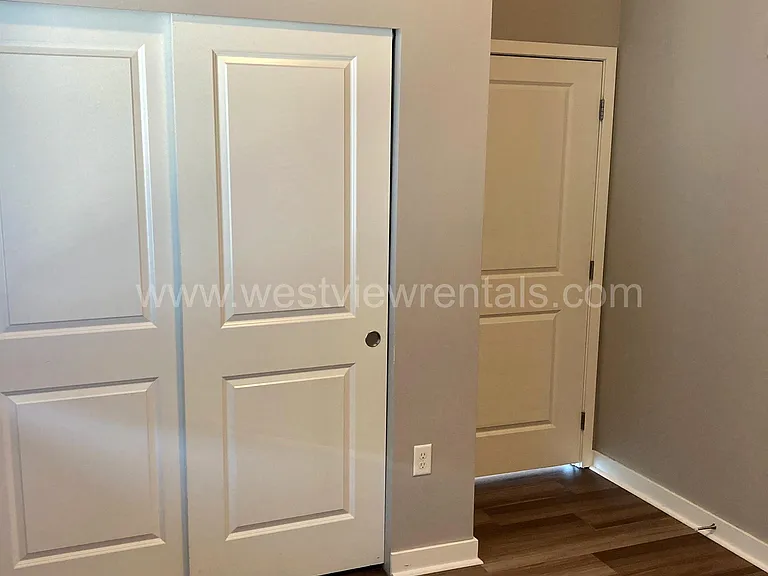 203 E Laurel St — Photo 117