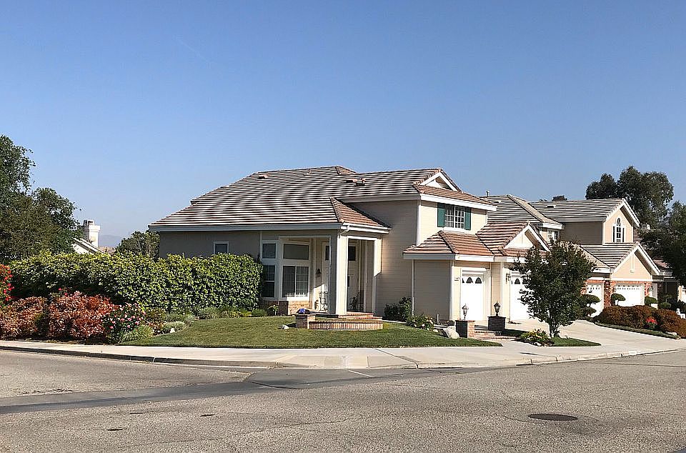 2nd image of 27345 Chesterfield Dr