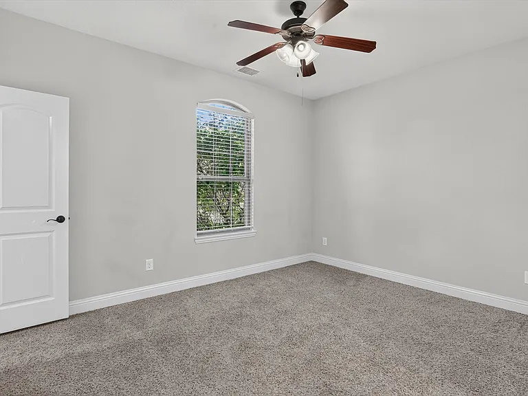 4635 Saginaw Ct — Photo 23