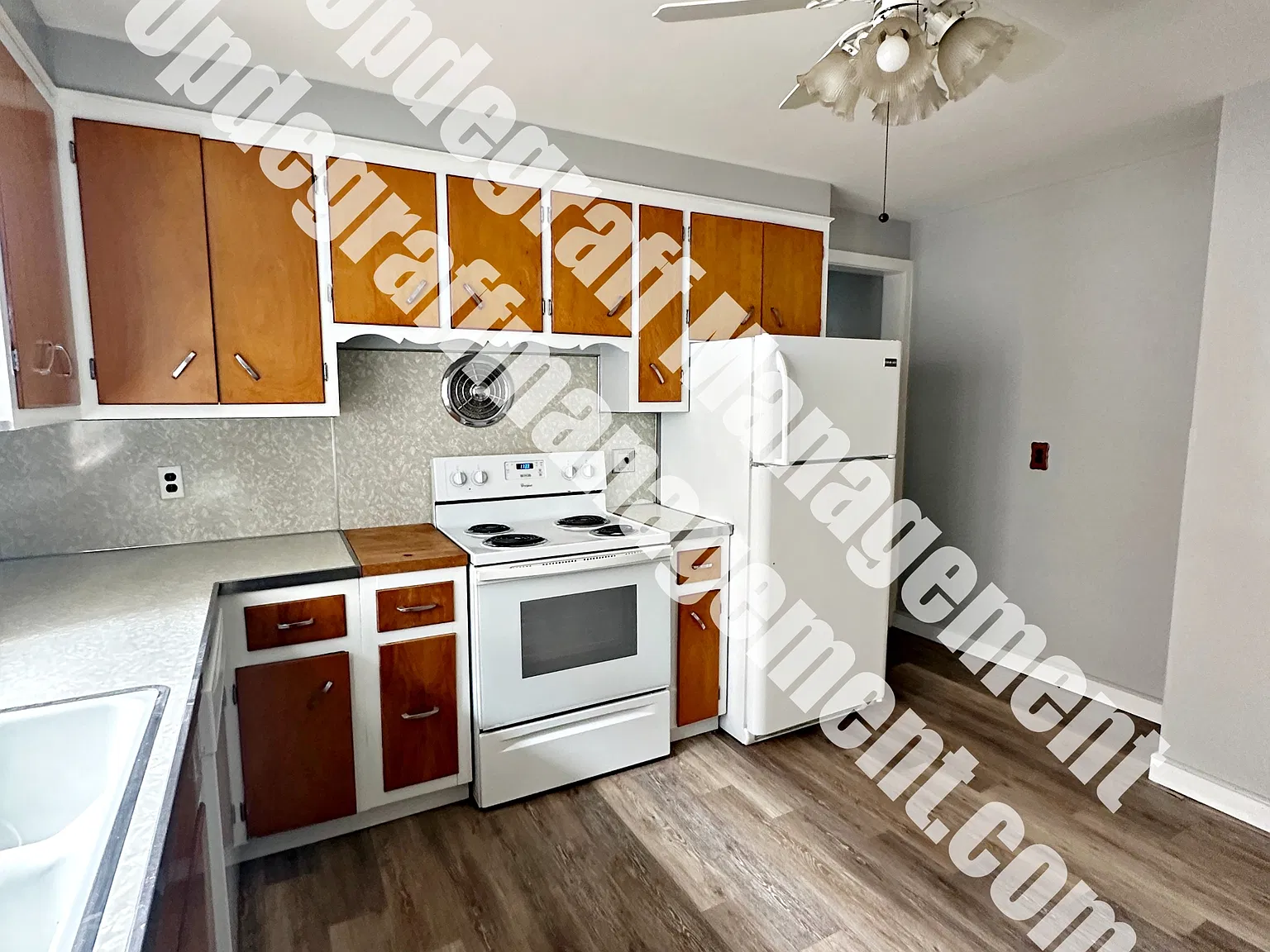 598 - 600 Arnett Blvd - 1- (600) — Photo 2