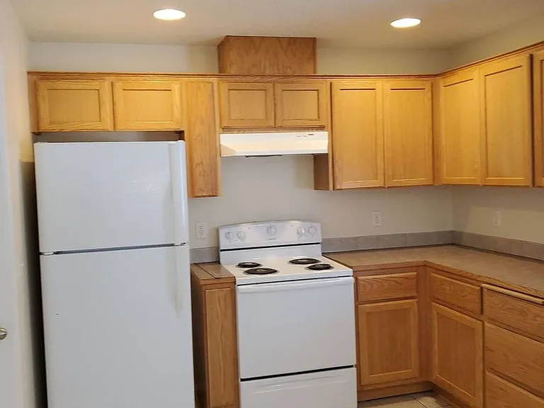 460 Laguna Dr — Photo 9