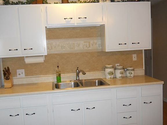 4th image of 1306 Holly Ave