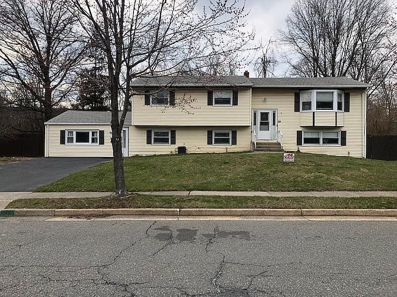 2nd image of 29 Eggers St