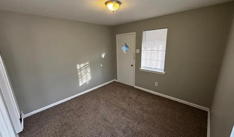 832 Whitford Pl — Photo 2