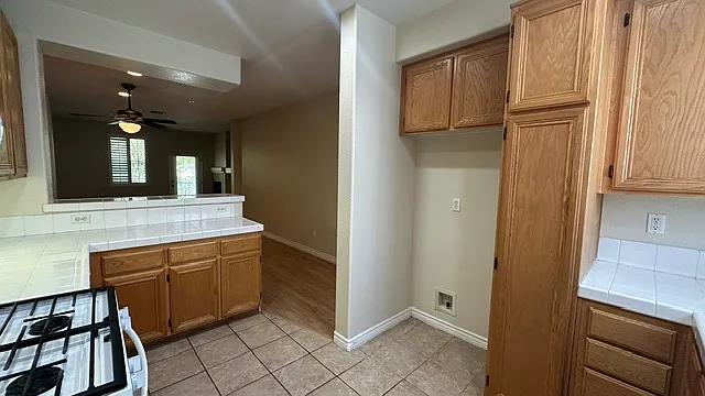 130 Beach Side Ct — Photo 8