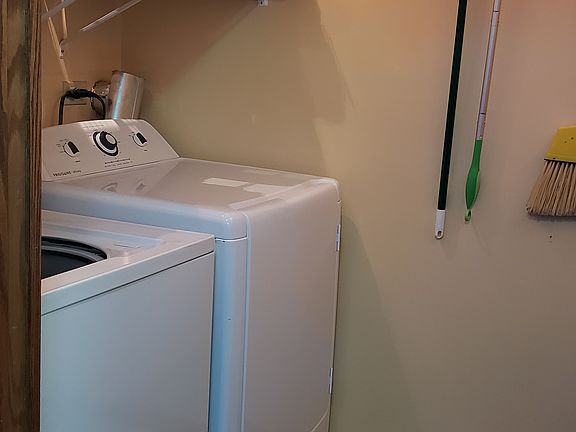 4th image of 7657 Richardson Ln