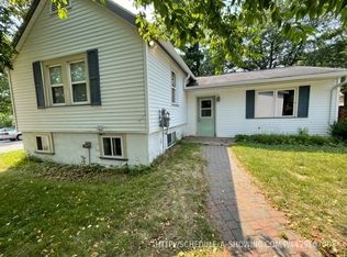402 E Park St, Marquette, MI 49855