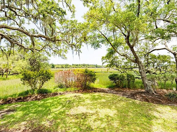 3rd image of 1706 Live Oak Park