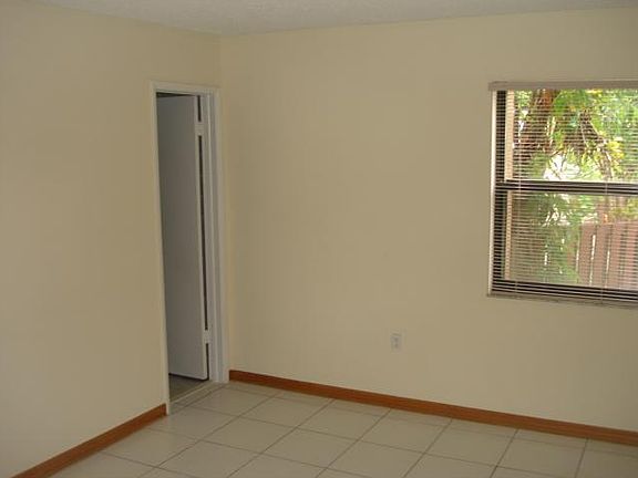5th image of 10282 NW 9th Street Cir APT 104