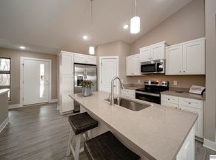 17012 Nicholas St, Omaha, NE 68118