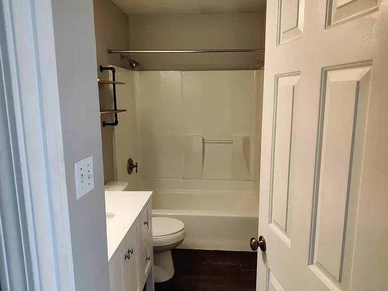 9106 Eager Rd — Photo 3