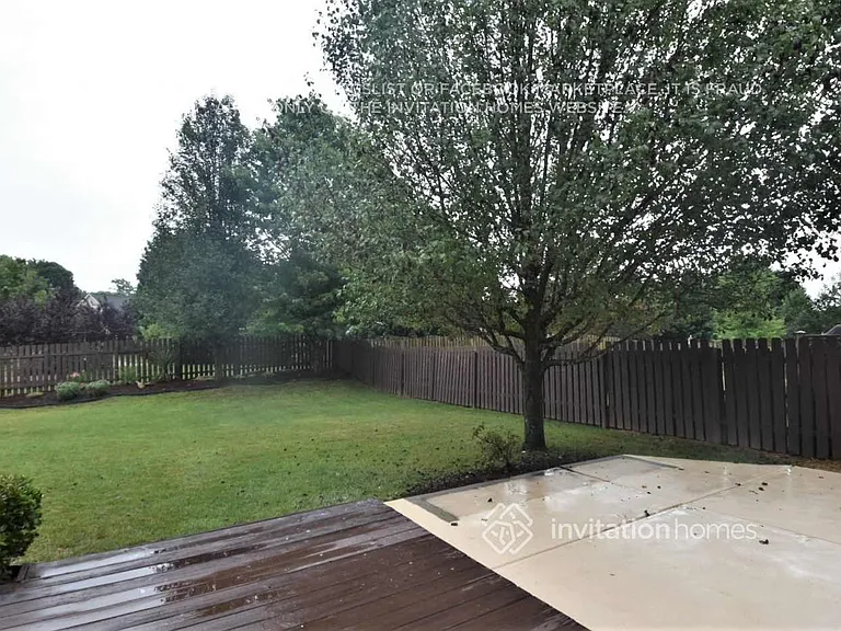 8527 Castle Cliff Dr — Photo 15