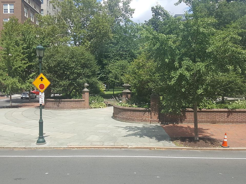 1st image of 706 S Washington Sq #1