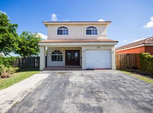 8704 NW 112th St, Hialeah Gardens, FL 33018