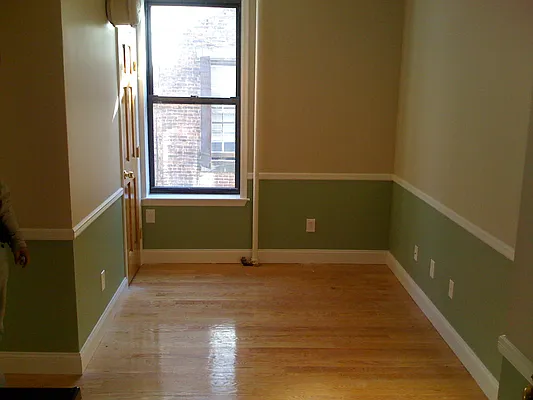 Rented by Standard Realty | media 18