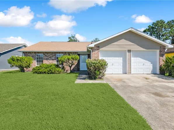 1041 Kingsway Dr E, Gretna, LA 70056