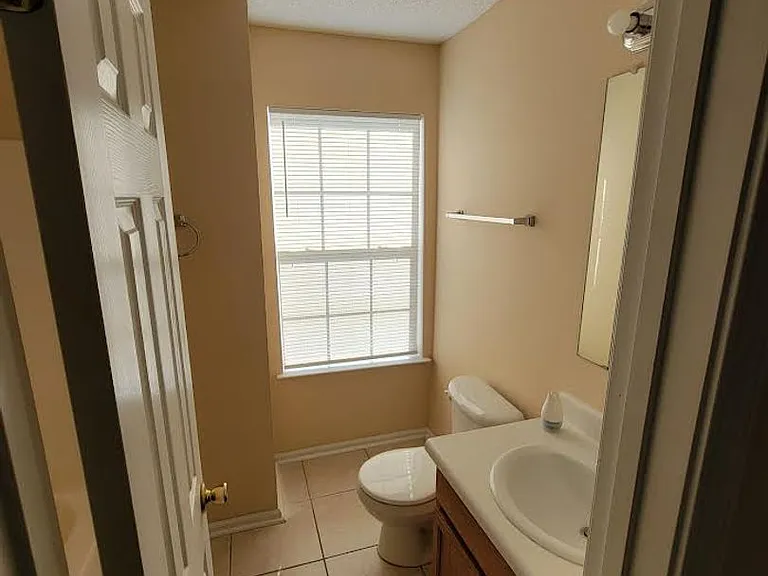 1106 Saint Phillips Ct — Photo 10