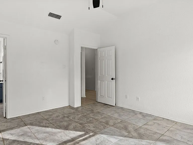 4803 Topsey Dr — Photo 8