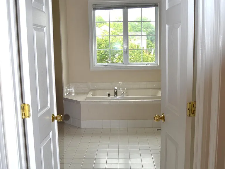 806 Wren Ln — Photo 21