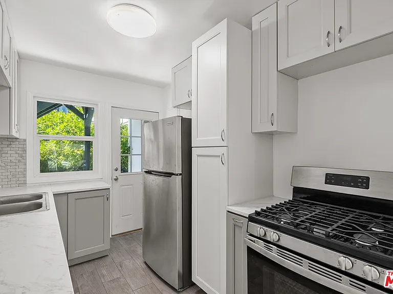 8708 W Sherwood Dr — Photo 6