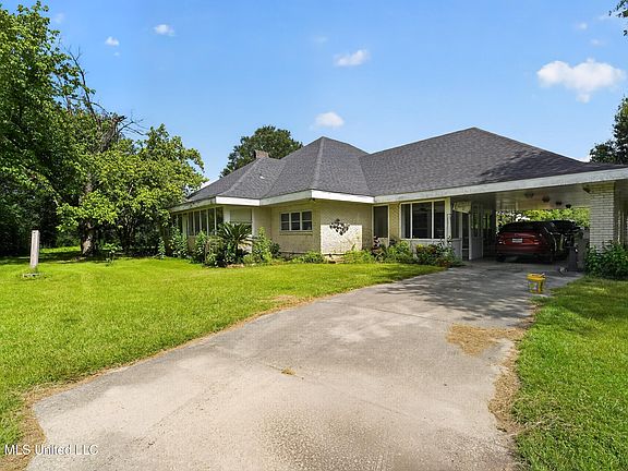 2nd image of 168 Davis Rd
