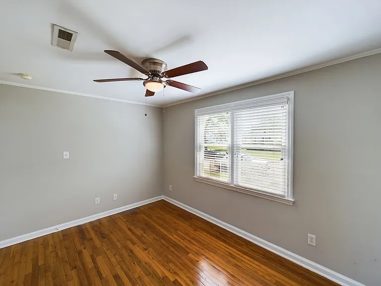 2363 Bernard St — Photo 18