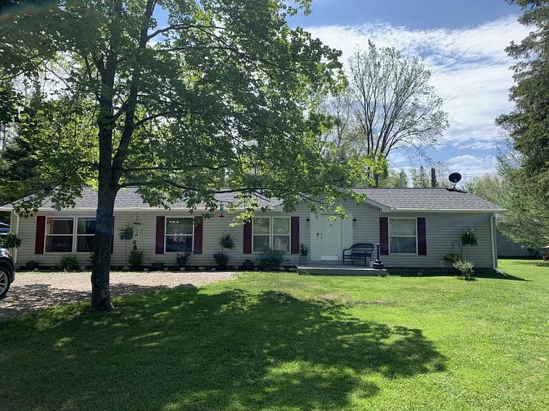 1st image of 16959 Lake Dr
