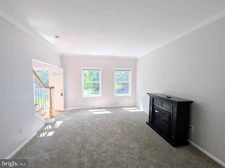 114 Lenape Dr — Photo 7