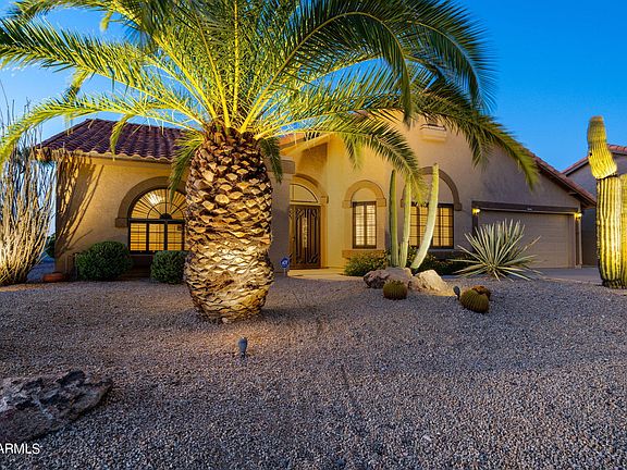3rd image of 9518 W MENADOTA Drive