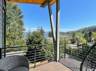 16918 SE 34th St, Bellevue, WA