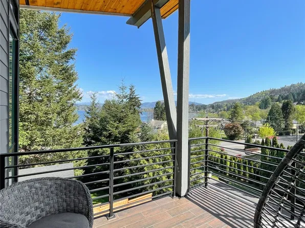 16918 SE 34th Street, Bellevue, WA 98008