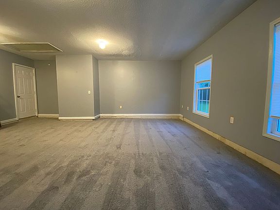 3rd image of 202 Glenwood Dr