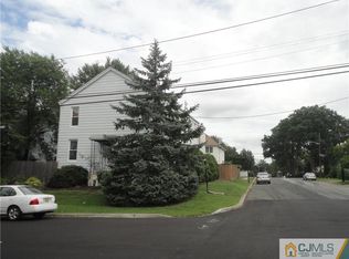 86 Grand Ave, Iselin, NJ 08830