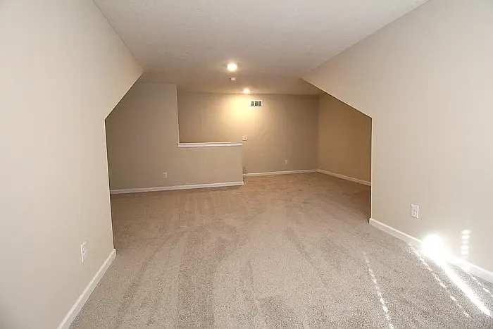 409 Halton Dr — Photo 28