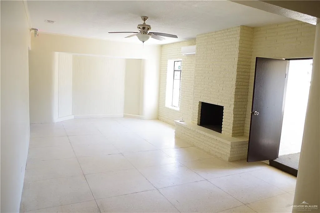 3 bed, 2.0 bath, 2037 sqft, $2,100 — Photo 3